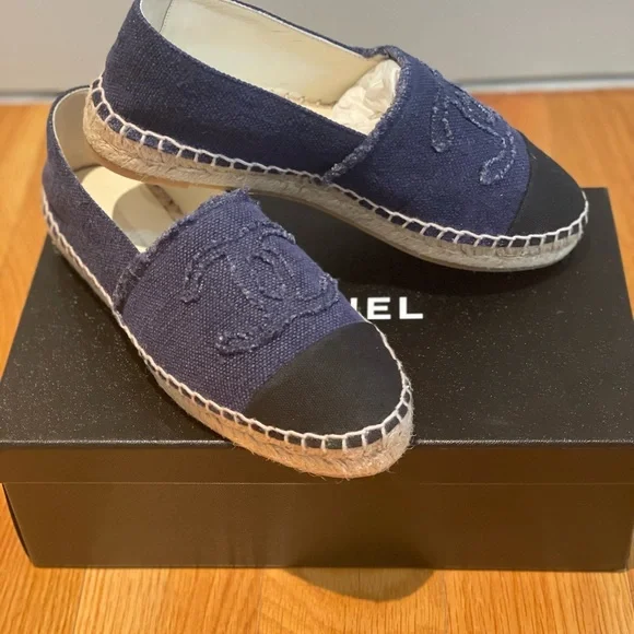 Chanel Blue and Black Linen Espadrilles 37 - Picture 3 of 9